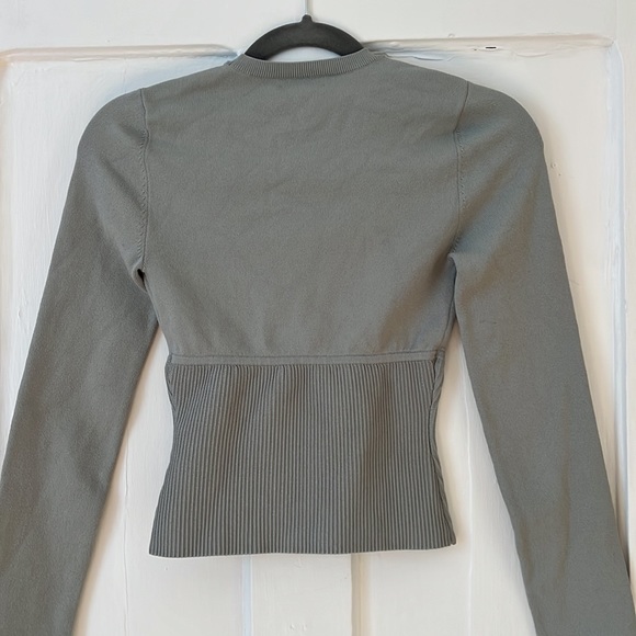 BABATON top - Picture 4 of 5